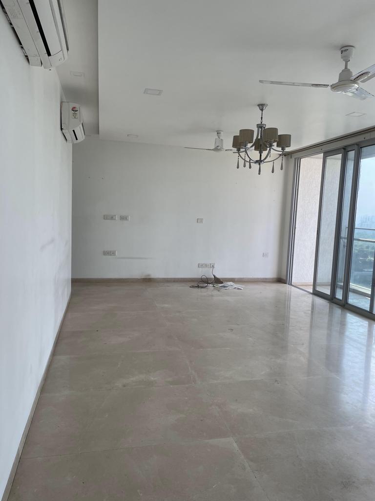 3 BHK + Pooja Room Apartment For Rent in Oberoi Exquisite Goregaon