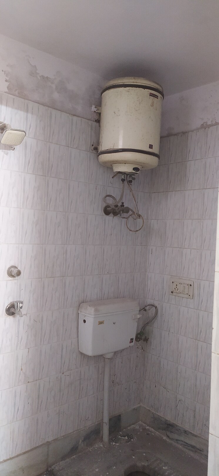 Bathroom, khirki extension 2 Bedroom 750 Sq.Ft. Builder Floor In Khirki Extension Delhi 8657830