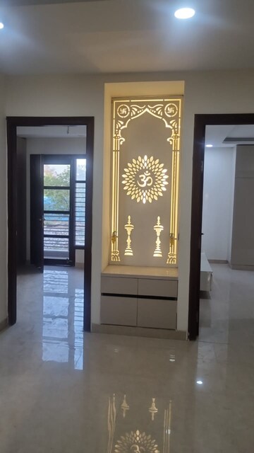 3 BHK Builder Floor For Sale in Sainik Colony