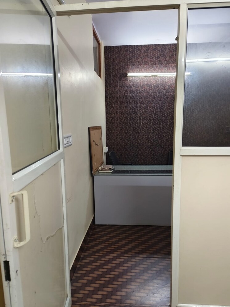 Team Area, andheri west Commercial Office Space 450 Sq.Ft. In Andheri West Mumbai 8657836