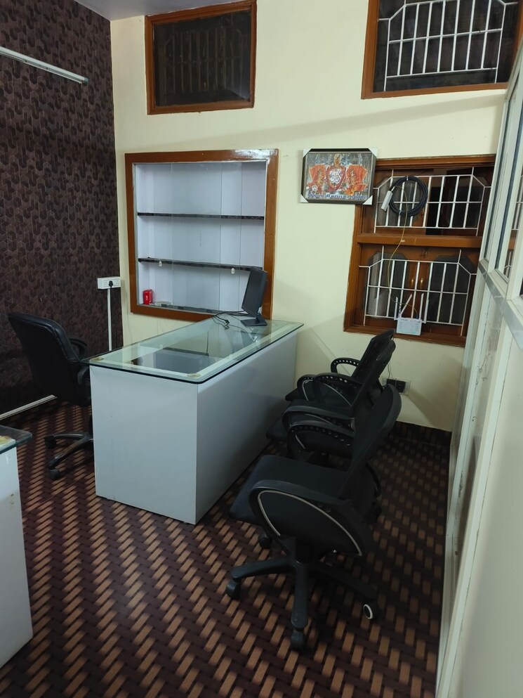 Team Area, andheri west Commercial Office Space 450 Sq.Ft. In Andheri West Mumbai 8657836