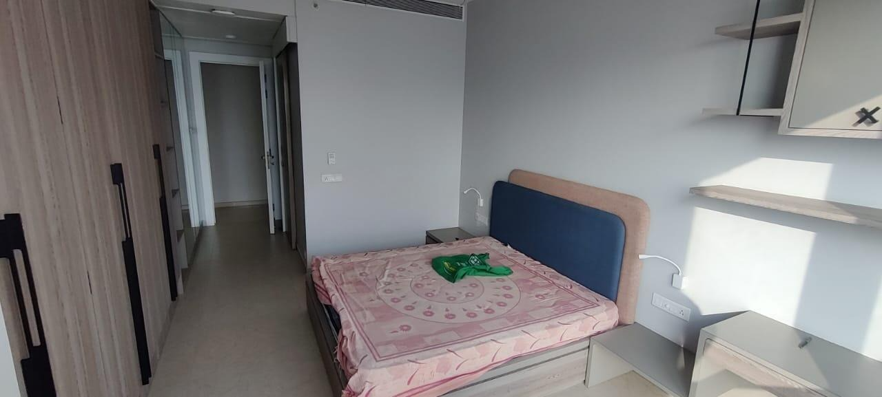 3 BHK + Servant Room 1955 Sq.Ft. Apartment in Bombay Realty One ICC