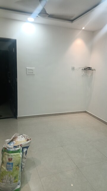 Room in 1 BHK Apartment at Anand Nagar – for Rent