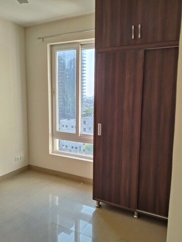 2 BHK Apartment For Rent in Emaar Emerald Estate, Sector 65