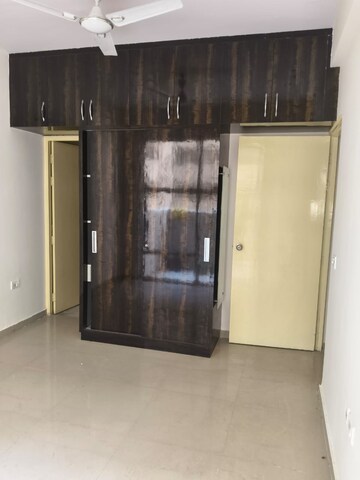 Room in 2 BHK Apartment at Pyramid Elite, Sector 86 – for Rent