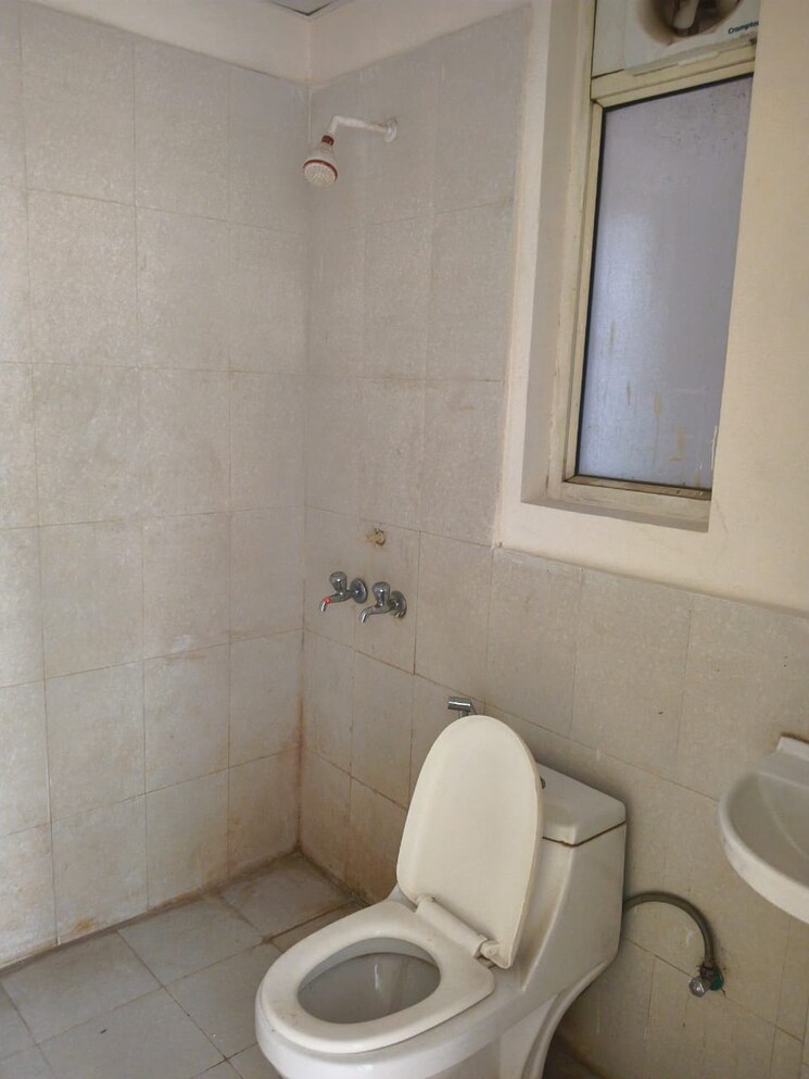 Bathroom, pyramid-elite 2 Bedroom 681 Sq.Ft. Apartment In Sector 86 Gurgaon 8657996