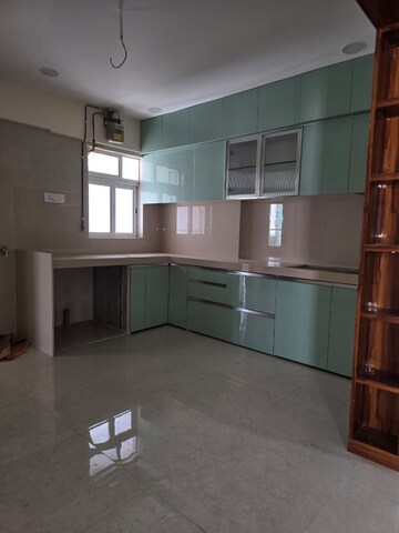 Room in 2 BHK Apartment at Je and Vee Madhuban, Malad East – for Rent