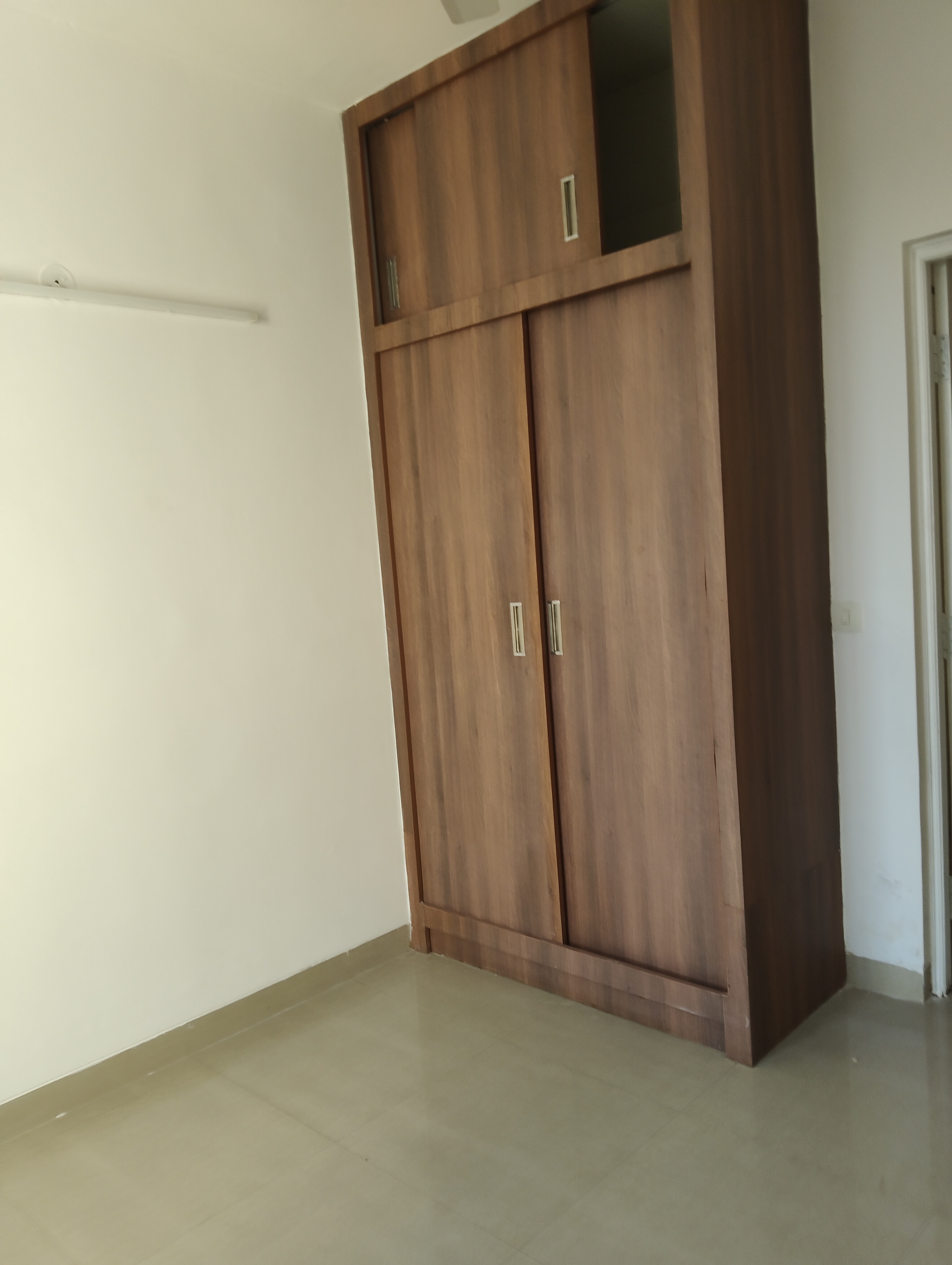 3 BHK + Servant Room,Extra Room Apartment For Rent in Emaar Emerald Estate