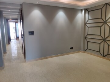Room in 2 BHK Builder Floor at Lajpat Nagar I – for Rent