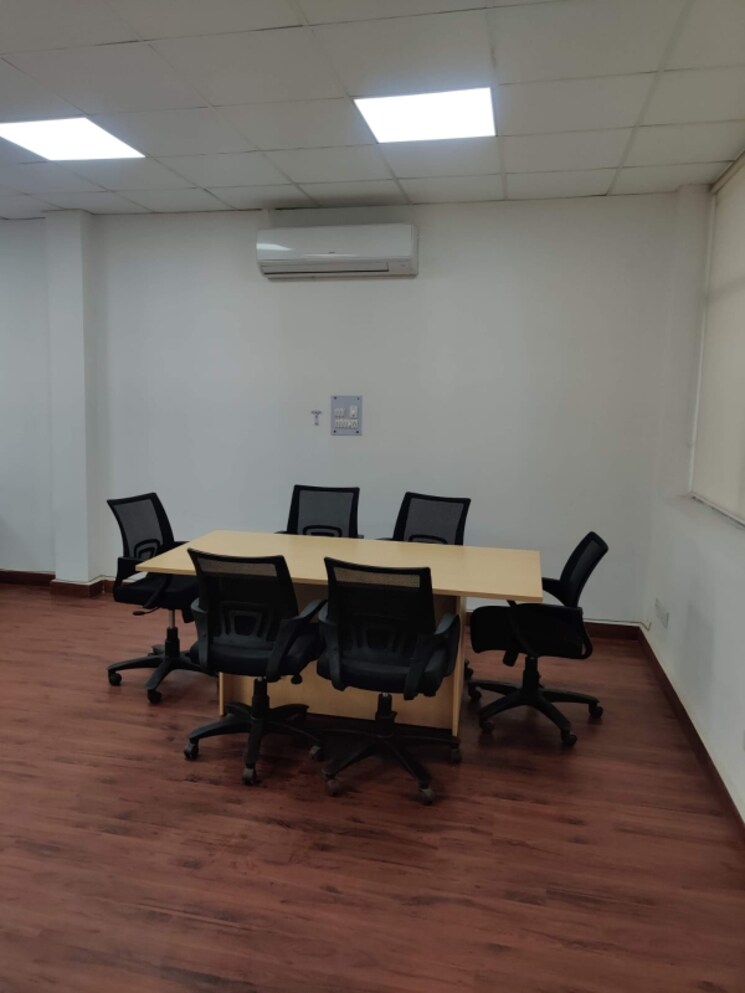 Team Area, sector 10 Commercial Office Space 600 Sq.Ft. In Sector 10 Noida 8657940