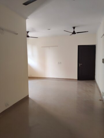 3 BHK Apartment For Rent in Unitech Uniworld Gardens 2, Sector 47