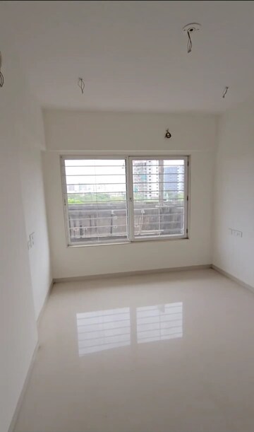 Room in 2 BHK Apartment at Aarti CHS Ghatkopar West, Ghatkopar West – for Rent