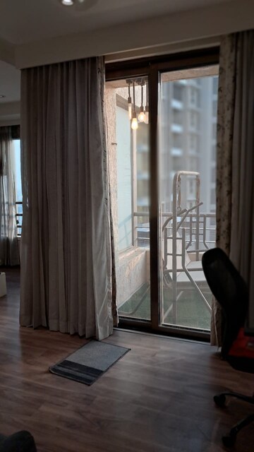  5 BHK Apartment at Oberoi Springs, Andheri West – for Sale