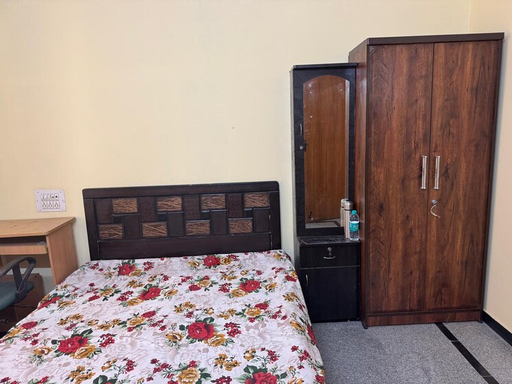 Room, ramanashree california gardens layout Pg For Boys In Ramanashree California Gardens Layout 8658095