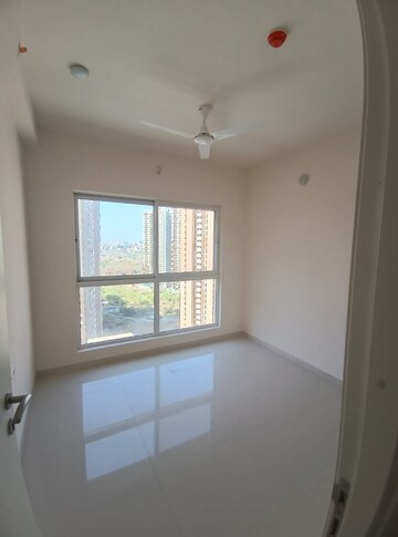 Room in 2 BHK Apartment at Godrej Hillside, Mahalunge – for Rent