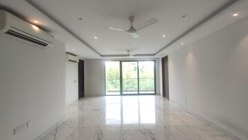 Room in 5 BHK Builder Floor at Sector 14 – for Sale