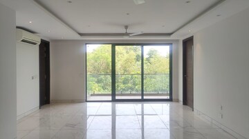 Room in 5 BHK Builder Floor at Sector 14 – for Sale