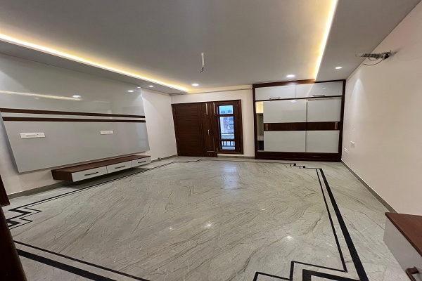 3 BHK + Pooja Room Apartment For Rent in Sector 21