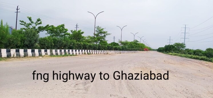 Nearby, sector 141  200 Sq.Yd. Plot In Sector 141 Noida 8658158