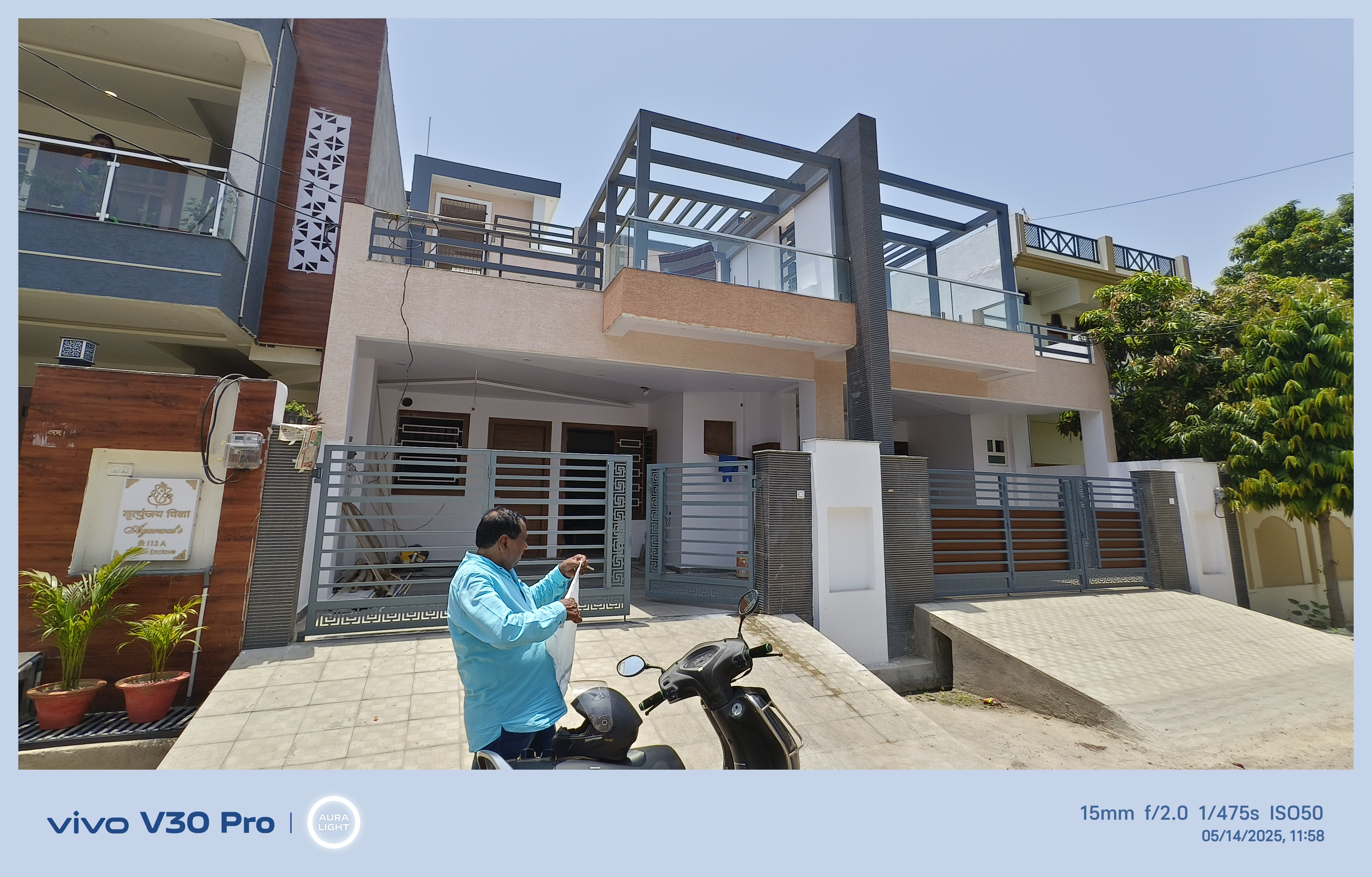 4 BHK + Pooja Room,Servant Room,Study Room,Extra Room Independent House For Sale in Makan Sale Indra Nagar ma