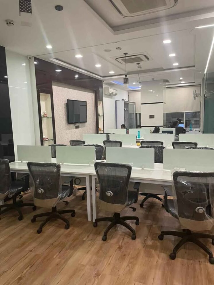 Team Area, scheme 140 Commercial Office Space 1550 Sq.Ft. In Scheme 140 Indore 8658240