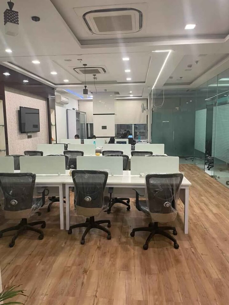Team Area, scheme 140 Commercial Office Space 1550 Sq.Ft. In Scheme 140 Indore 8658240