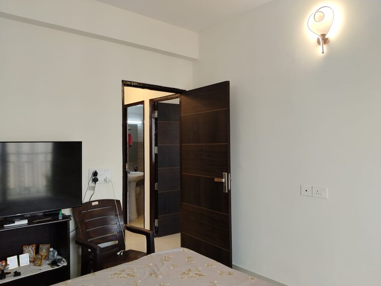 Room, signature-global-orchard-avenue 2 Bedroom 800 Sq.Ft. Apartment In Sector 93 Gurgaon 8658278
