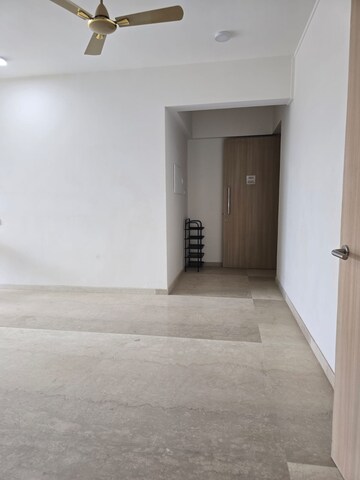 Room in 4 BHK Apartment at Rajesh Raj Infinia, Malad West – for Rent