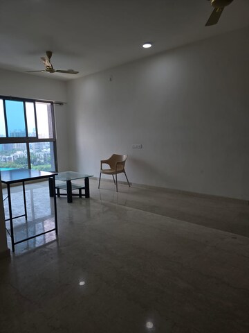 Room in 4 BHK Apartment at Rajesh Raj Infinia, Malad West – for Rent
