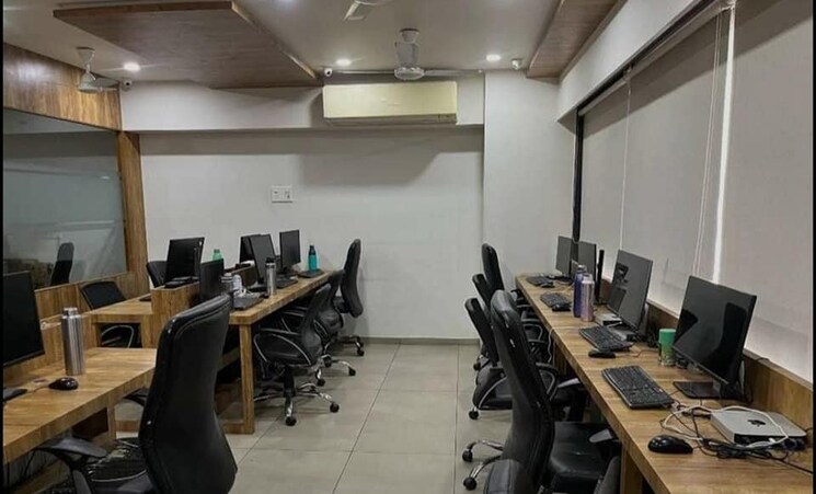 Team Area, scheme no 140 Commercial Office Space 1600 Sq.Ft. In Scheme No 140 Indore 8658313
