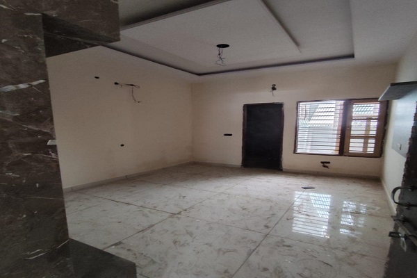 3 BHK + Pooja Room,Servant Room Apartment For Rent in Sector 21