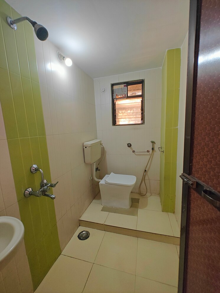 Bathroom, seawoods sector 50 2 Bedroom 1100 Sq.Ft. Apartment In Seawoods Sector 50 Navi Mumbai 8658397