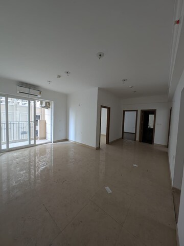 Room in 3 BHK Apartment at Panchsheel Greens, Sector 16 Greater Noida – for Sale