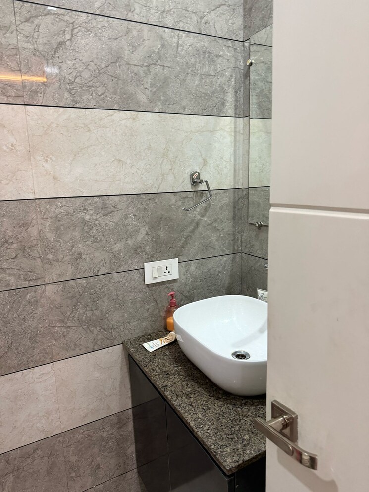 Bathroom, aerocity 3 Bedroom 1450 Sq.Ft. Apartment In Aerocity Mohali 8658452
