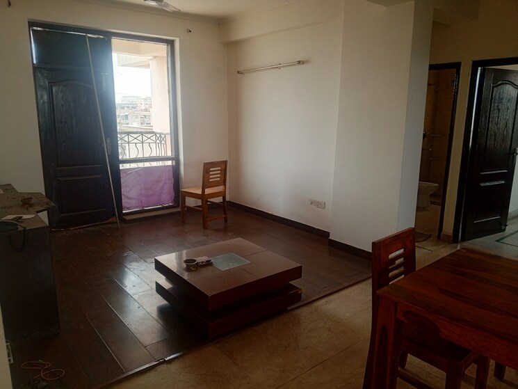 Bedroom, swaran-villa-friends-apartments 3.5 Bedroom 240 Sq.Yd. Apartment In Sector 52 Gurgaon 8658474