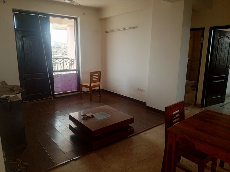 Bedroom, swaran-villa-friends-apartments 3.5 Bedroom 240 Sq.Yd. Apartment In Sector 52 Gurgaon 8658474