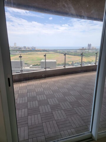 Balcony in 3 BHK Apartment at Lokhandwala Minerva Mahalaxmi, Mahalaxmi – for Rent