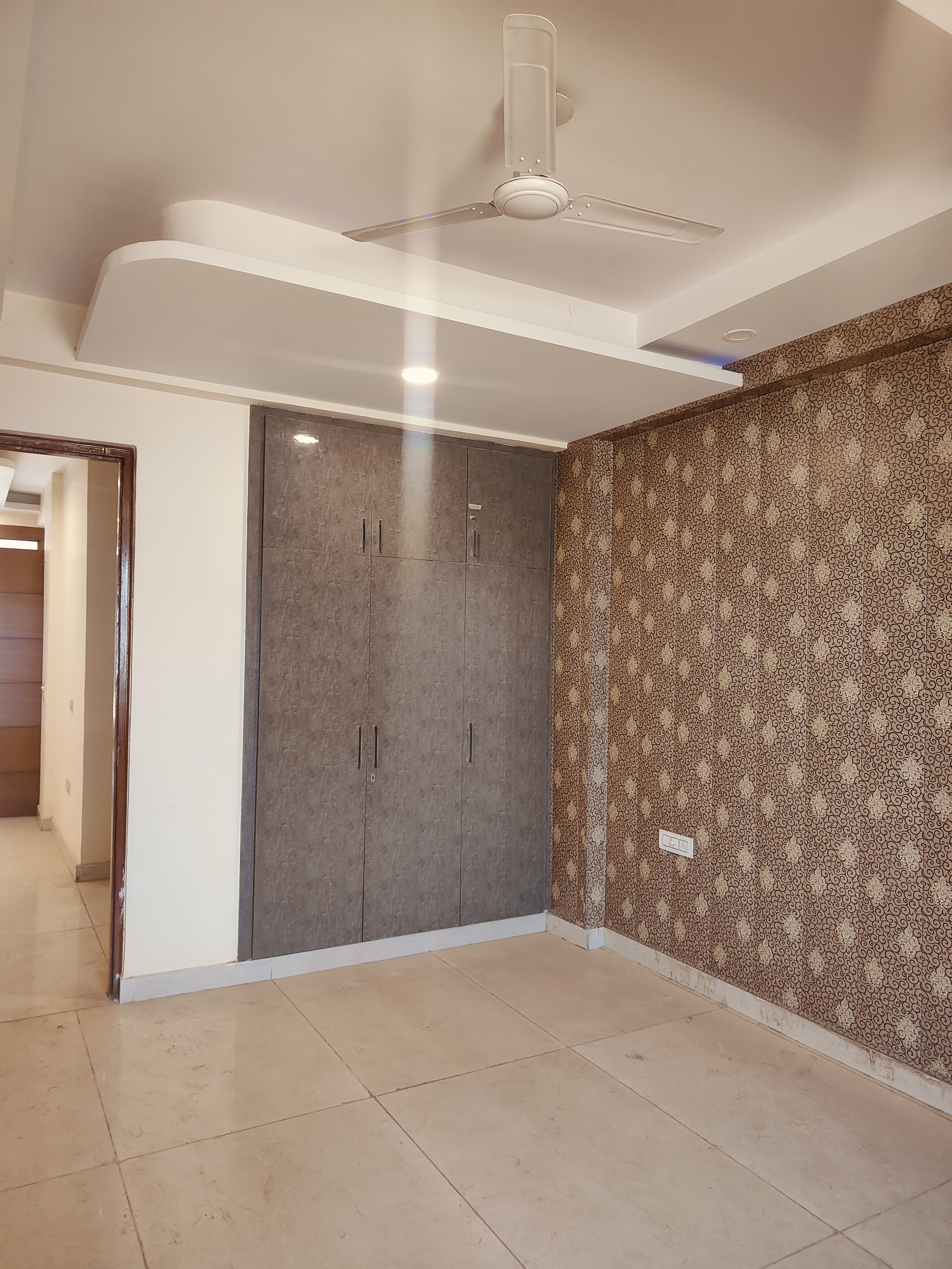 2 BHK Villa For Rent in Crown Plaza Mall