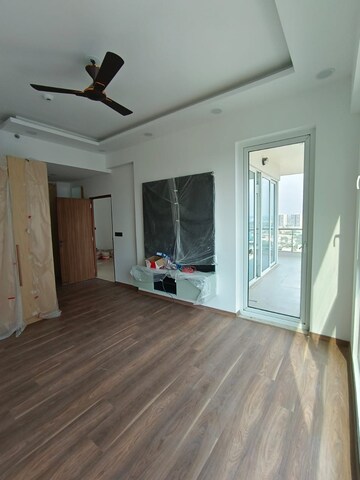 Room in 4 BHK Apartment at Sector 12 – for Sale