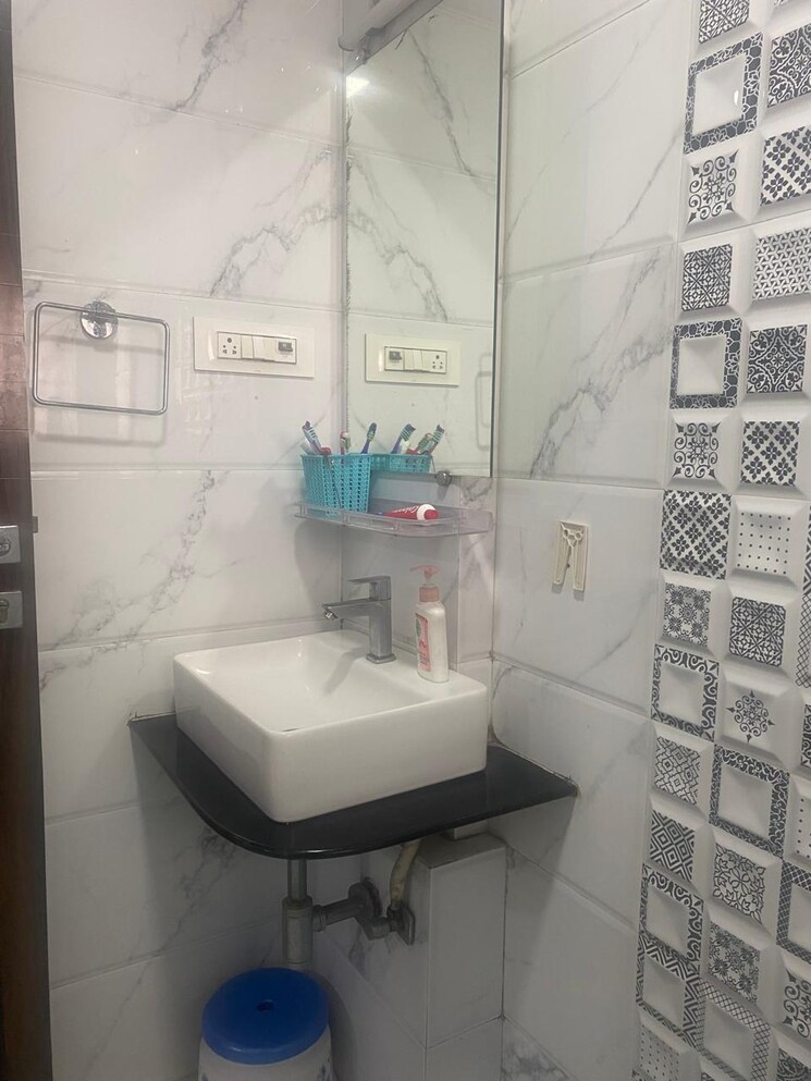 Bathroom, sadguru-complex-i 2 Bedroom 700 Sq.Ft. Apartment In Goregaon East Mumbai 8658661