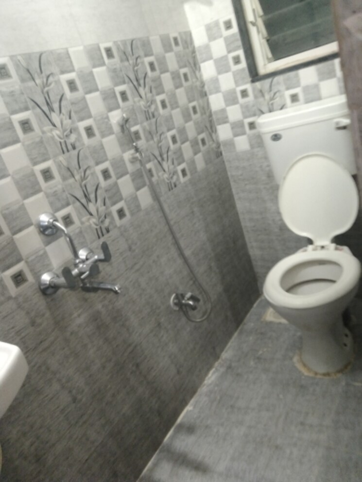 Bathroom, mig-colony-gokhalenagar 1 Bedroom 500 Sq.Ft. Apartment In Gokhalenagar Pune 8658815