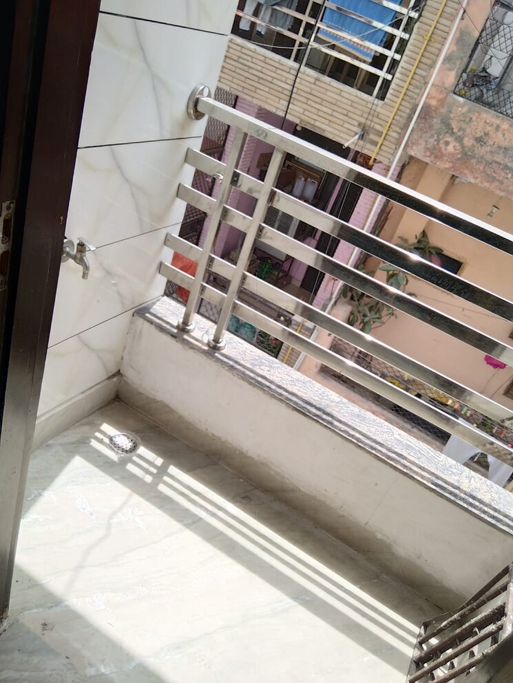 Balcony, subhash nagar 2 Bedroom 110 Sq.Yd. Builder Floor In Subhash Nagar Delhi 8658896