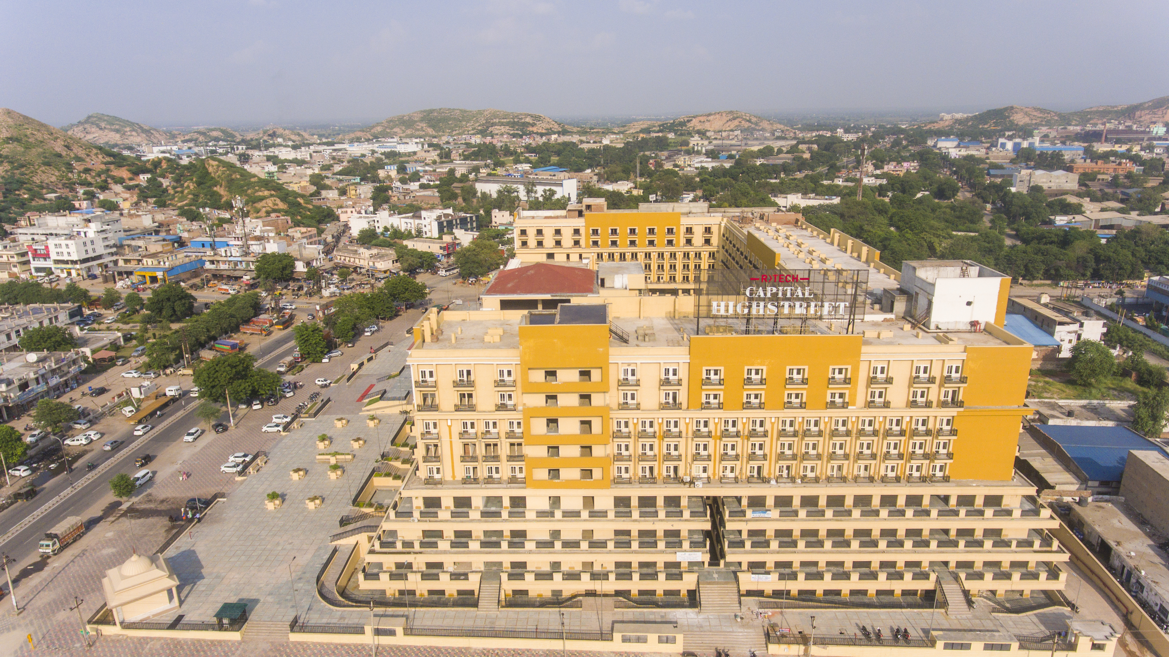 Retail Shop For Rent in Highstreet, R Tech