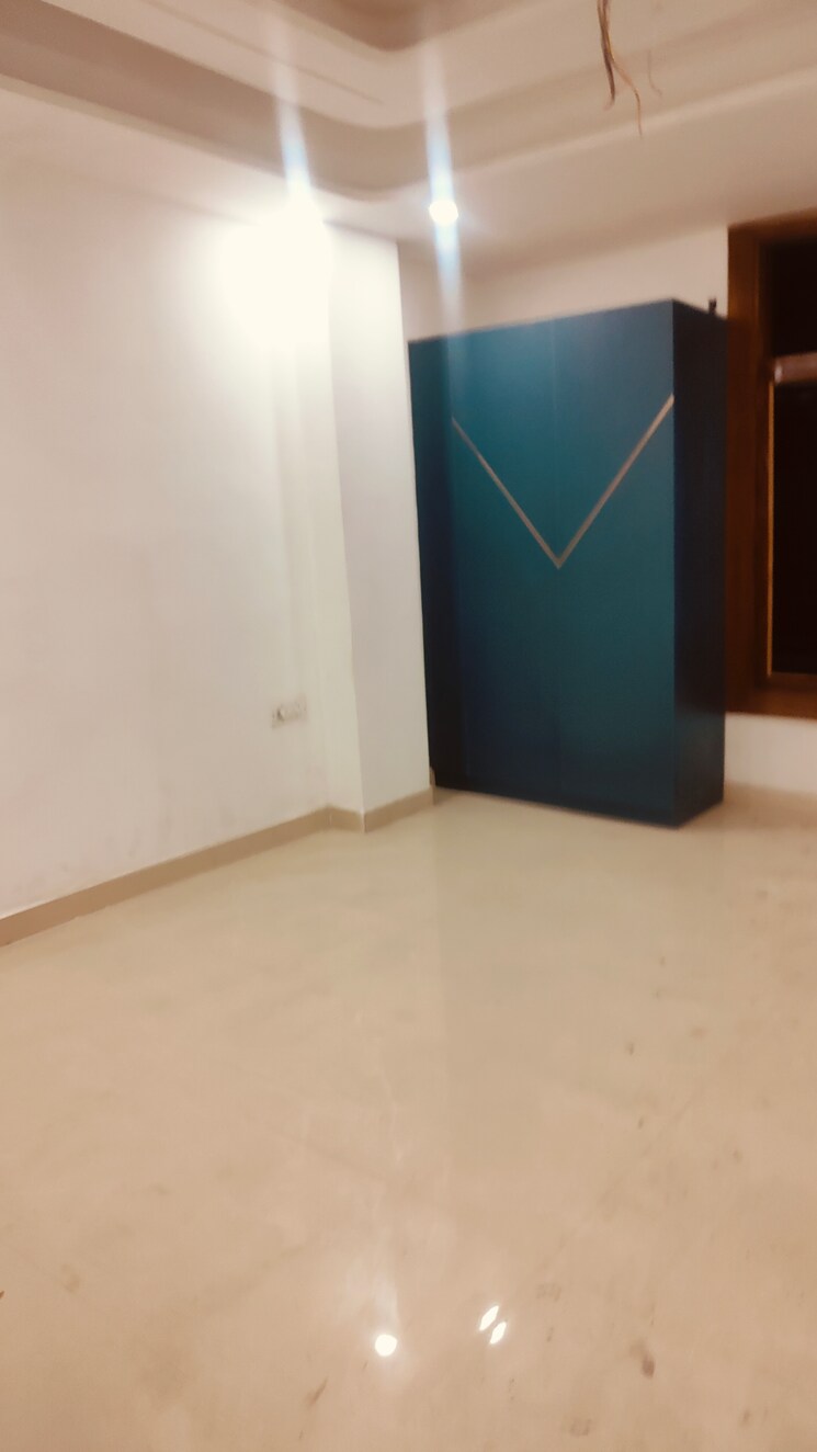 Room, parklands 3.5 Bedroom 250 Sq.Yd. Builder Floor In Sector 85 Faridabad 8658952