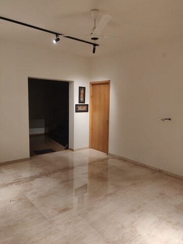 Room in 4 BHK Villa at Goyal and Co Alanoville, Hennur – for Sale
