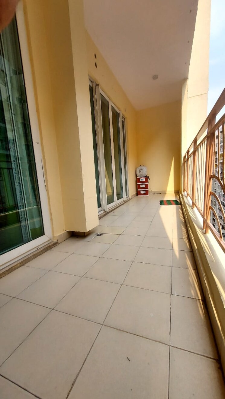 Balcony, mahagun-moderne-low-rise 3 Bedroom 1480 Sq.Ft. Apartment In Sector 78 Noida 8659146