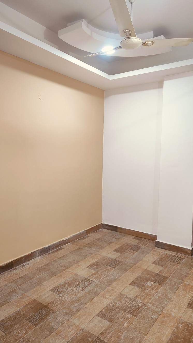 Room, sapphire-tower 2 Bedroom 45 Sq.Mt. Builder Floor In Sector 104 Noida 8659160