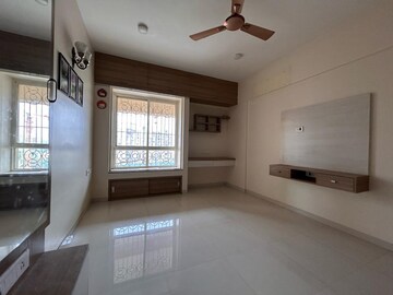 Room in 3 BHK Apartment at Mahagun Mywoods, Sector 16c Greater Noida – for Rent
