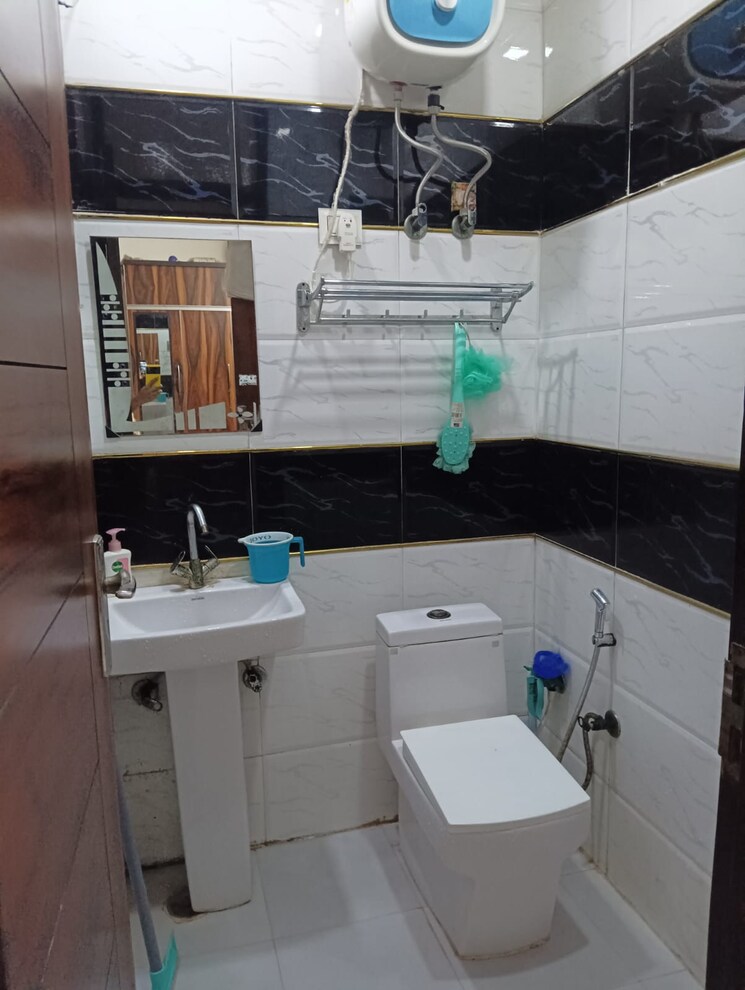 Bathroom, vasundhara sector 1 2 Bedroom 1125 Sq.Ft. Builder Floor In Vasundhara Sector 1 Ghaziabad 8659357