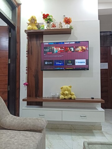 Room in 4 BHK Builder Floor at Vasundhara Sector 1 – for Rent